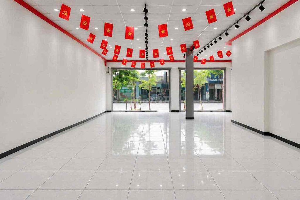 Cho thuê nhà 2 tầng mặt tiền Tôn Đức Thắng, Hòa Khánh, Liên Chiểu. Diệ