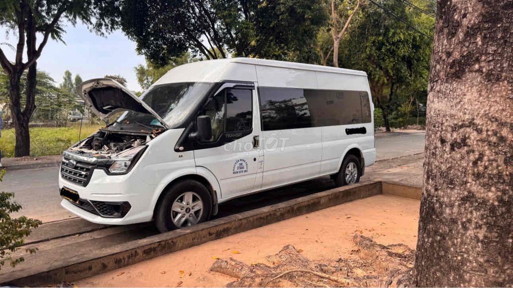 Hãng Ford bán Transit 2023 màu trắng 37.000 km