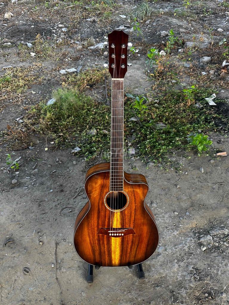 Đàn guitar gỗ cẩm nghệ. Mua bán Nhạc cụ tại Quận 7 Tp Hồ Chí Minh được đăng bởi nguyen minh tuan hình 1