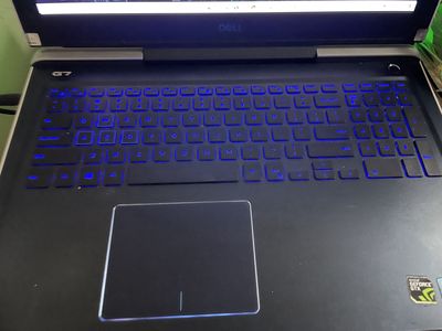 Laptop dell gaming g7 7588 (i5 8300H 1050ti 16G