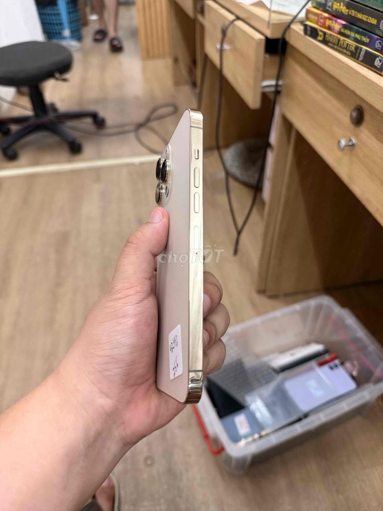 Apple iPhone 12 Pro Max 256GB Vàng. Mua bán Điện thoại tại Quận Đống Đa Hà Nội được đăng bởi  HT Mobie Trả góp nợ xáu bao duyệt hình 1