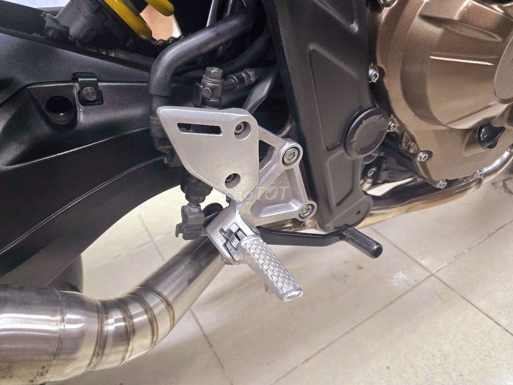 QUÝMOTOR CYCLE ĐÀ NẴNG, HONDA CB650R CÒN MỚI. Mua bán Xe máy tại Quận Thanh Khê Đà Nẵng được đăng bởi Quý Moto Cycle 21 điện biên phủ Đà Nẵng hình 11