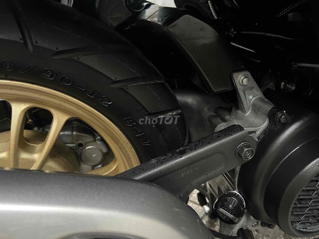 scoopy bs65 chạy ít zin cực đẹp. Mua bán Xe máy tại Quận Ninh Kiều Cần Thơ được đăng bởi Vincom HV hình 7