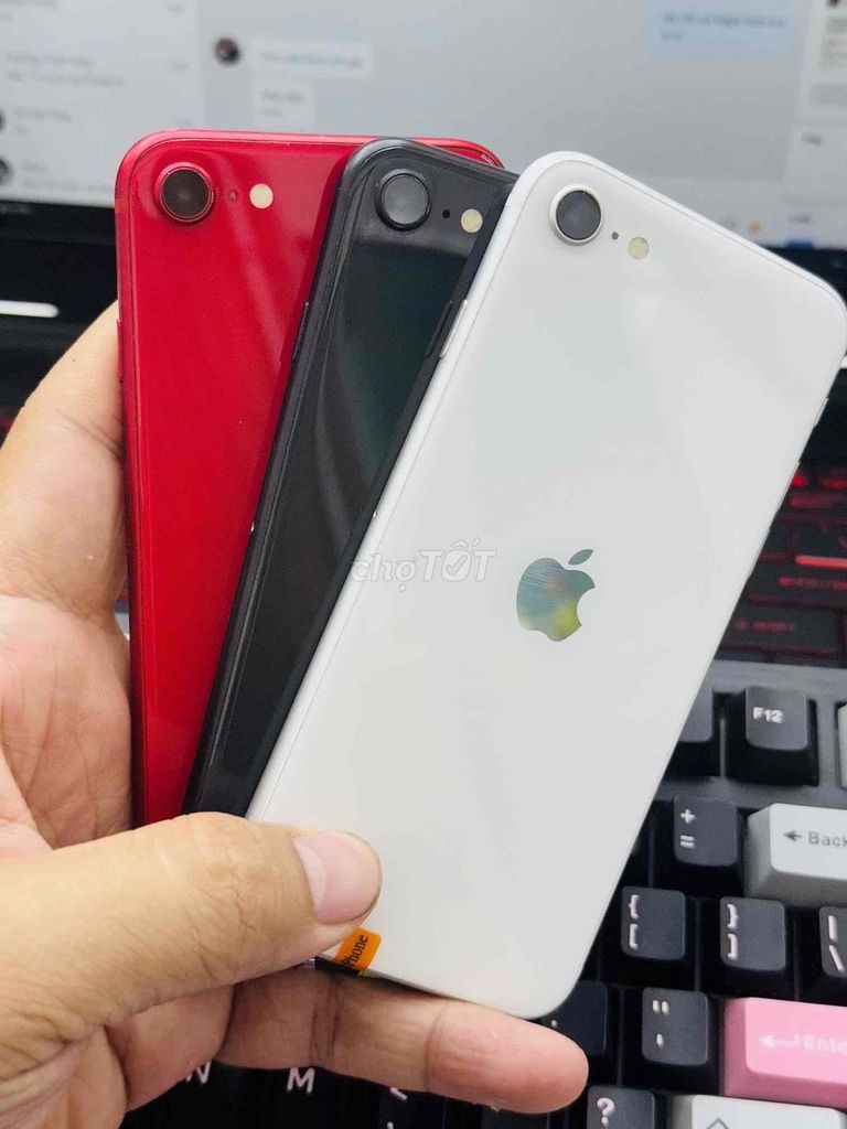 Apple iPhone SE 2020 64GB Trắng. Mua bán Điện thoại tại Thành phố Dĩ An Bình Dương được đăng bởi Phúc hình 1