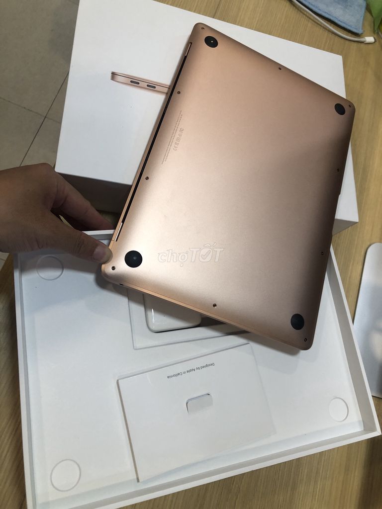 0933083183 - Macbook air 2019 gold keng