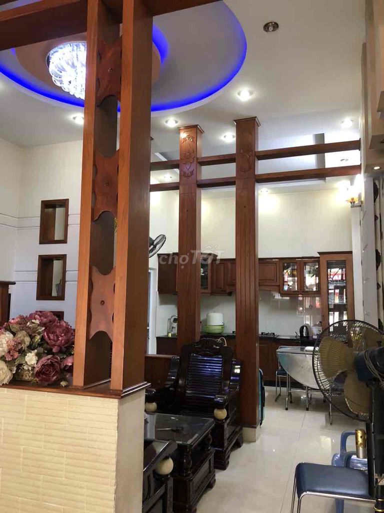 Nhà 3 tầng mặt tiền Trần Hưng Đạo