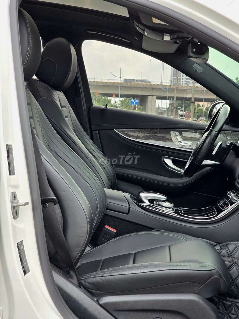 Mercedes E300 AMG Siêu Lướt 40000 KM. Mua bán Ô tô tại Quận Long Biên Hà Nội được đăng bởi Anh Tuấn hình 7