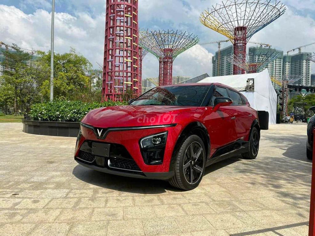 SUV hạng sang Vinfast VF 7 giá chỉ từ 7xx triệu. Mua bán Ô tô tại Quận Sơn Trà Đà Nẵng được đăng bởi Vinfast Đà Nẵng hình 2