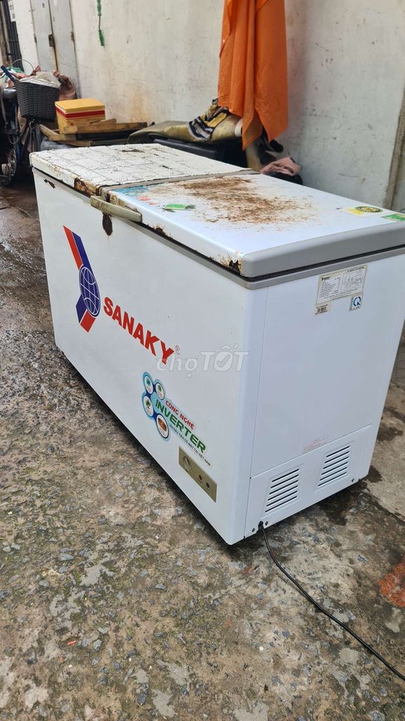 Tủ đông sanaky inverter VH4099 A3 sài ok