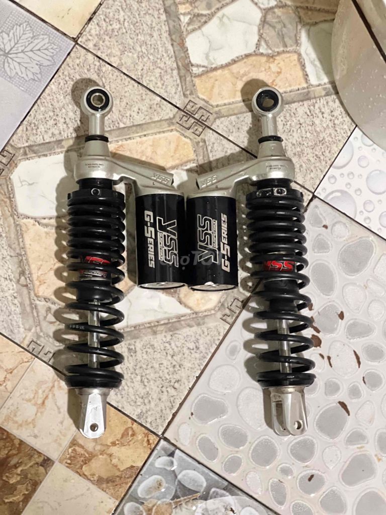 Phụ tùng YSS G-Plus Đen Bạc xì 1 bên dầu. Mua bán Phụ tùng xe tại Quận Gò Vấp Tp Hồ Chí Minh được đăng bởi Thành hình 1