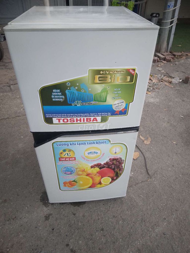 Tu  lanh  toshiba  125l