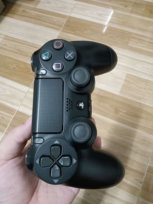 Tay cầm ps4 pro chính hãng sony đẹp keng. Mua bán Thiết bị chơi game tại Quận Ninh Kiều Cần Thơ được đăng bởi THH