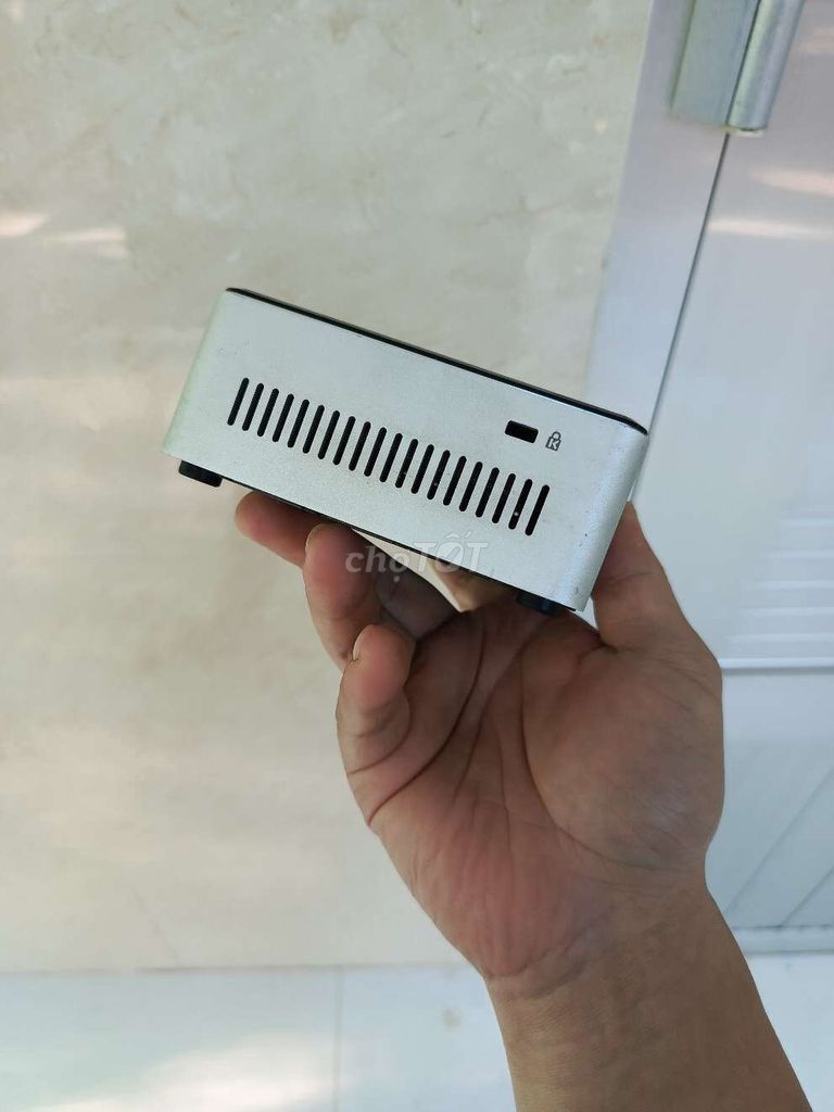 Máy tính mini Intel NUC i5 5250u 16GB/120GB. Mua bán Máy tính để bàn tại Huyện Châu Thành Bến Tre được đăng bởi Bình hình 1