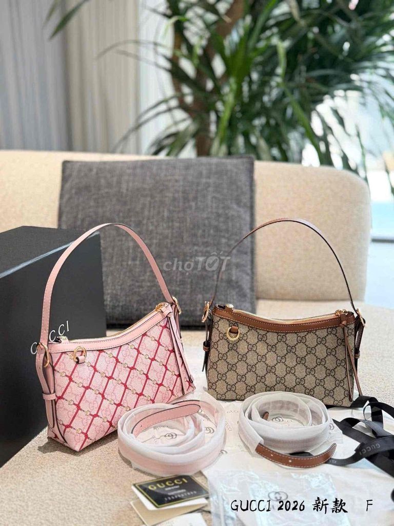 Túi đeo vai Gucci GG Emblem Nữ. Mua bán Túi xách tại Huyện Đức Hòa Long An được đăng bởi Khánh Hà hình 1
