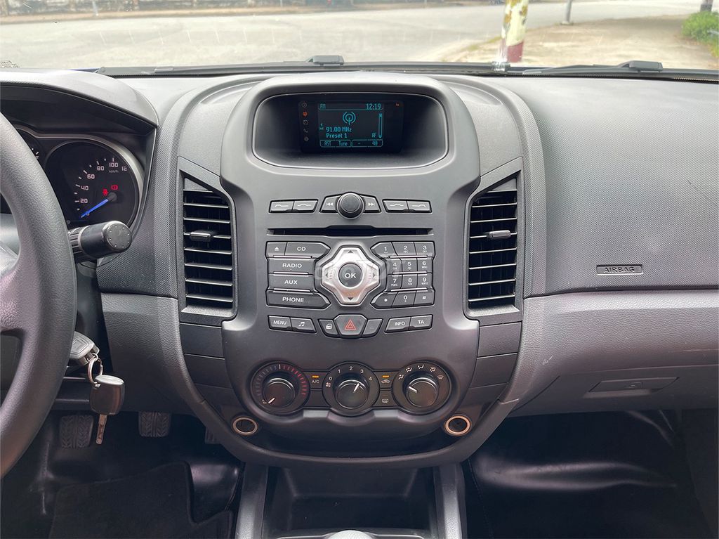 Ford Ranger 2017 XLS 2.2L 4x2 MT - 95000 km. Mua bán Ô tô tại Quận 12 Tp Hồ Chí Minh được đăng bởi Xe Đẹp Minh Khôi hình 7