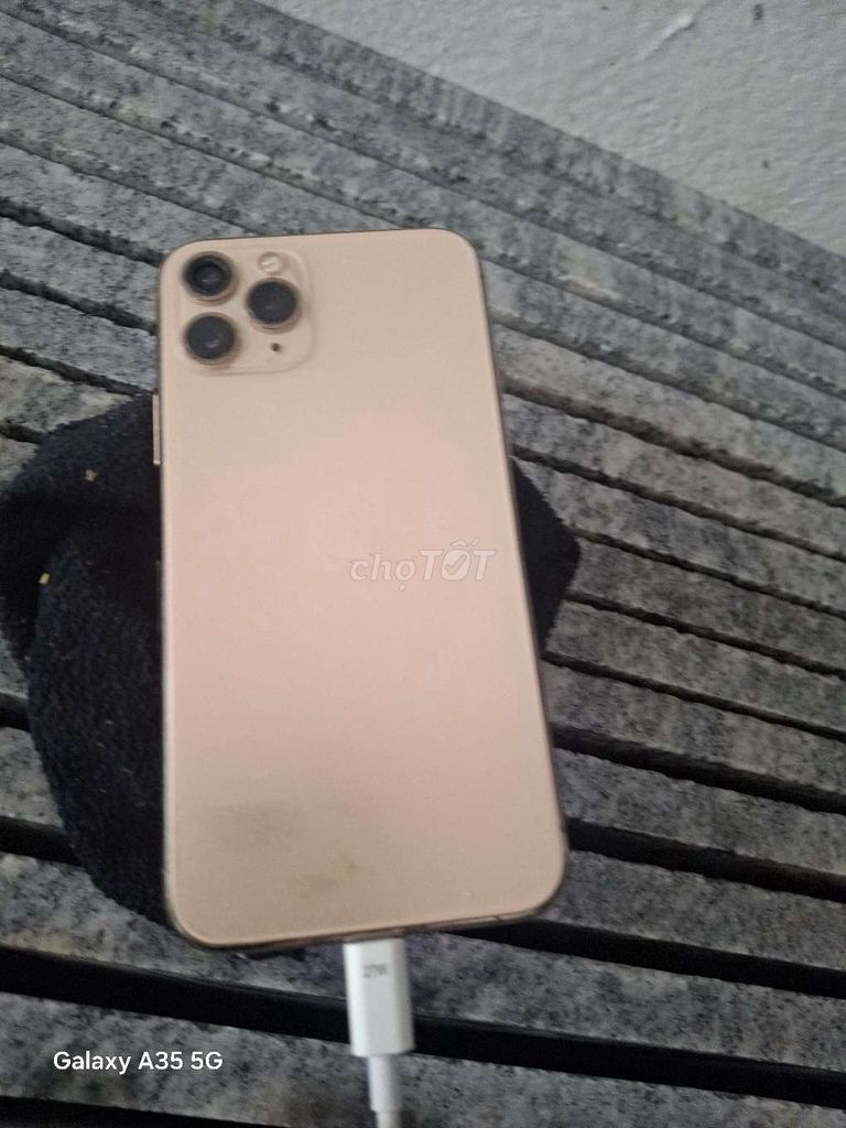 Apple iPhone 11 Pro Max Vàng. Mua bán Điện thoại tại Quận 7 Tp Hồ Chí Minh được đăng bởi khoa nguyen hình 1