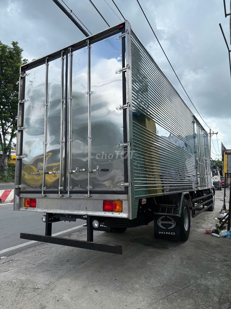 Xe Tải Hino 8 tấn Thùng Kín - Xe sẵn giao ngay. Mua bán Xe tải, xe ben tại Thành phố Thủ Đức Tp Hồ Chí Minh được đăng bởi Phương hình 4