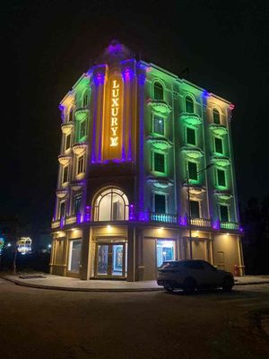 LUXURY tuyển nhân viên