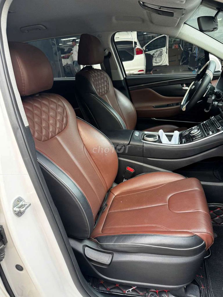 Hyunhdai Santafe 2021 xăng 5 vạn chuẩn. Mua bán Ô tô tại Thành phố Buôn Ma Thuột Đắk Lắk được đăng bởi Mr Nhật hình 4