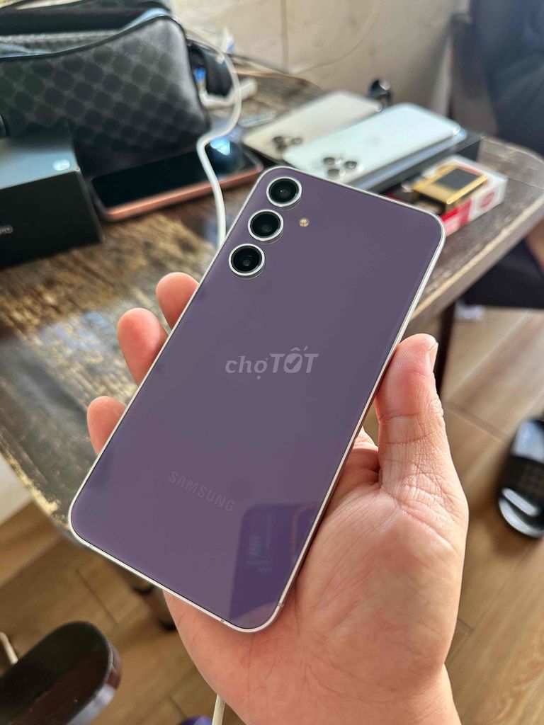 Sam sung S23 FE 8/128gb zin chính hãng Chip Exynos. Mua bán Điện thoại tại Thành phố Buôn Ma Thuột Đắk Lắk được đăng bởi Xuân Tr hình 1
