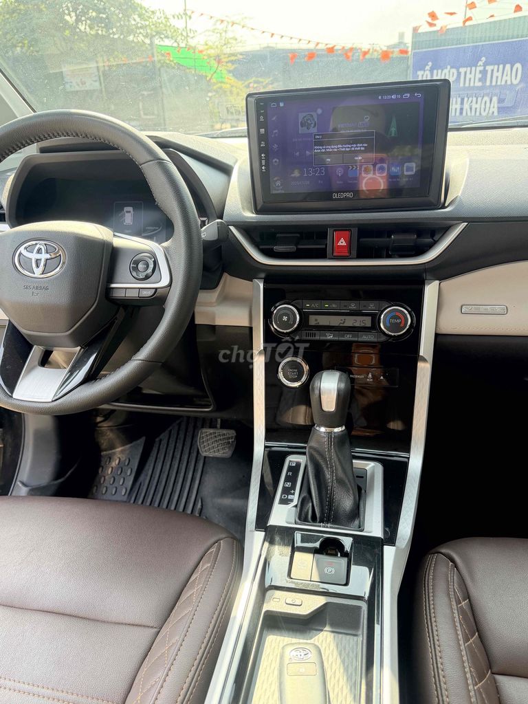 Toyota Veloz 2022 80000 km Đen. Mua bán Ô tô tại Quận Long Biên Hà Nội được đăng bởi Đào Việt Phương hình 7