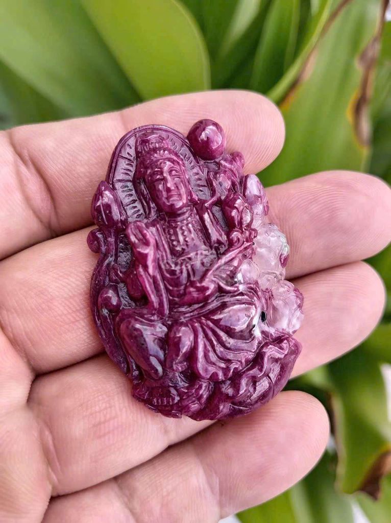 Mặt dây chuyền Đá Ruby Phật Quan Âm. Mua bán Phụ kiện thời trang khác tại Quận 8 Tp Hồ Chí Minh được đăng bởi Hoang Anh phong thủy hình 1