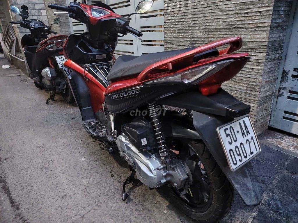 Honda Airblade 2012, клювастый, красно-черный