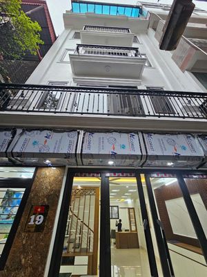 Chính chủ bán nhà riêng 5 tầng, giá 5,5 tỷ, 3pn, Phố Lĩnh Nam, Hà Nội. Mua bán nhà ở tại Quận Hoàng Mai Hà Nội được đăng bởi Anh Hoàn 