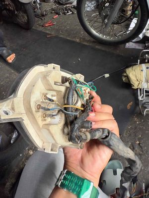 Bộ áo wave nhỏ và đồng hồ. Mua bán Phụ tùng xe tại Quận 4 Tp Hồ Chí Minh được đăng bởi Sơn 