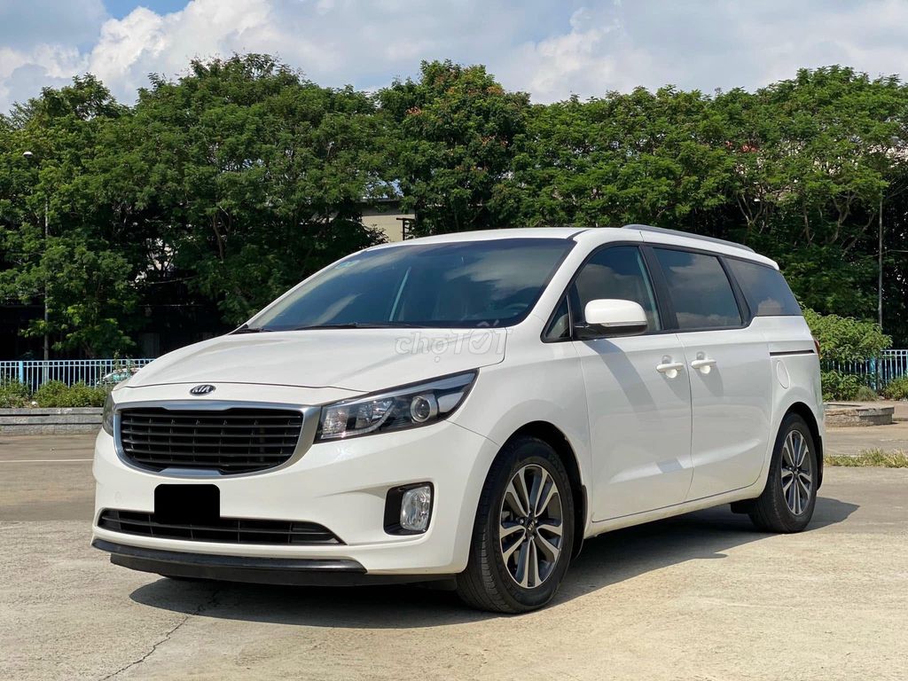 Масляный двигатель Kia Sedona 2018 белый