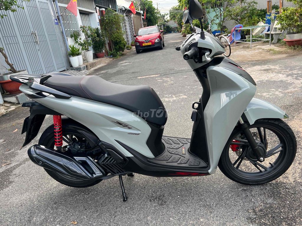 Honda SH160i ABS 2026 серый цемент 2000 км
