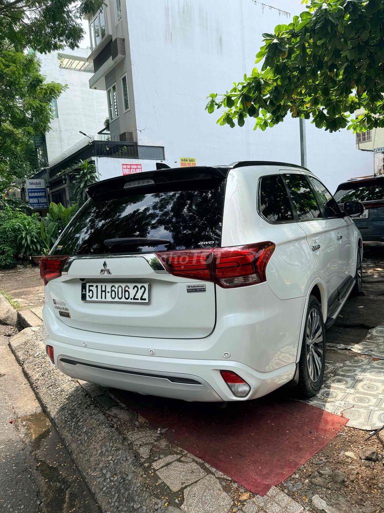 Mitsubishi Outlander 2019 2.4 CVT Special Edition. Mua bán Ô tô tại Quận 7 Tp Hồ Chí Minh được đăng bởi Dang Nguyen hình 3