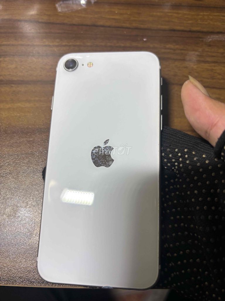 Apple iPhone SE 128GB Trắng. Mua bán Điện thoại tại Quận 10 Tp Hồ Chí Minh được đăng bởi Nguyễn Văn Biết hình 1