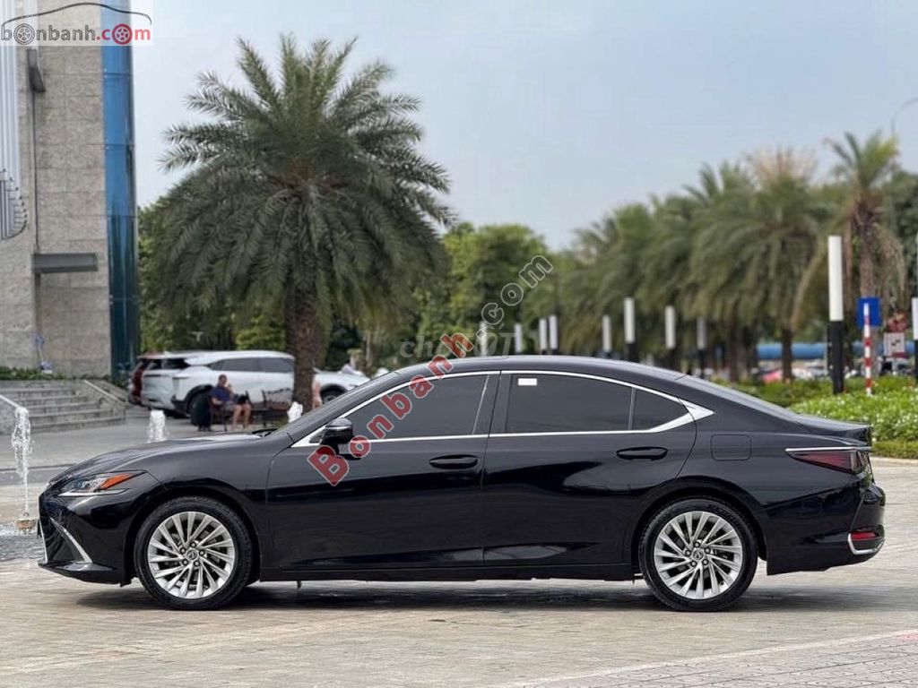 LEXUS ES250 sản xuất 2021 Đen. Mua bán Ô tô tại Quận Cầu Giấy Hà Nội được đăng bởi Tuấn Trần hình 4
