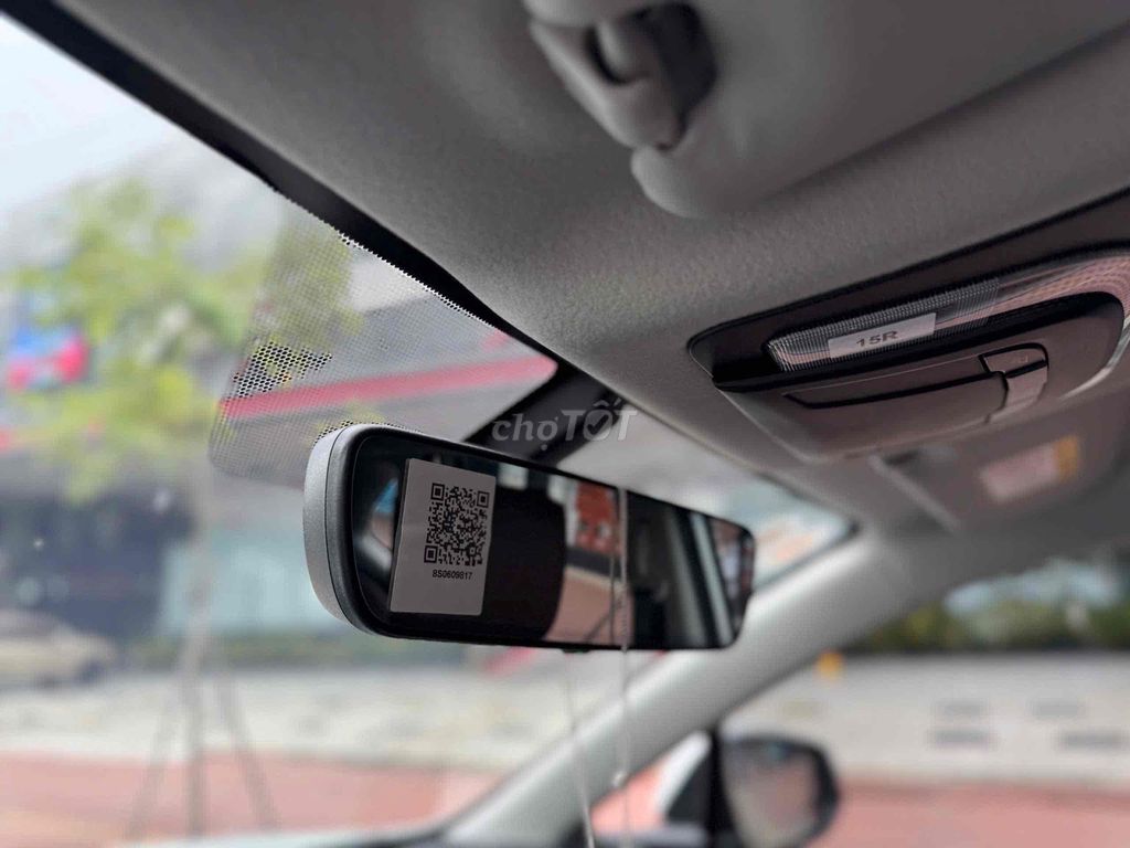 Toyota Innova Cross trắng 2025 đi 1.000Km như mới. Mua bán Ô tô tại Quận Phú Nhuận Tp Hồ Chí Minh được đăng bởi Đại lý chính hãng xe qua sử dụng Toyota Sài Gòn hình 15