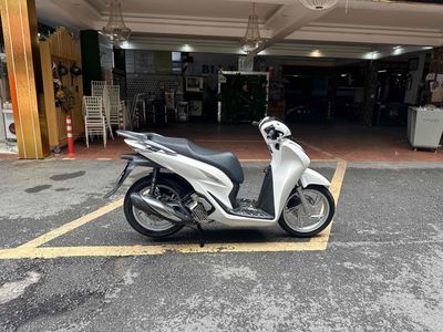 Honda SH 125 CBS 2022 Trắng 10000 km. Mua bán Xe máy tại Quận Lê Chân Hải Phòng được đăng bởi Nguyễn Thế Hiếu