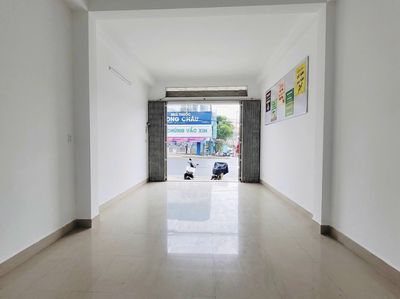 Mặt bằng đường Phạm Ngũ Lão, gần ngã 5 Chuồng Chó