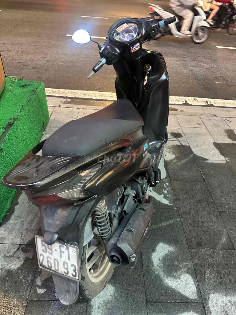 На запчасти мотоцикл Kymco спортивный черный