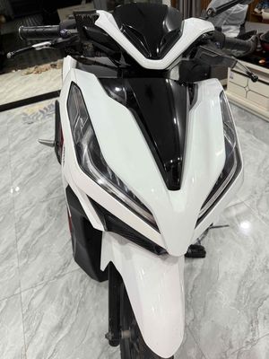 Honda Vario 150 Trắng Đỏ Đen