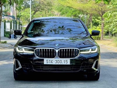BMW 520i Luxury 2021 - Chỉ Lướt 20,000 km, Màu Đen