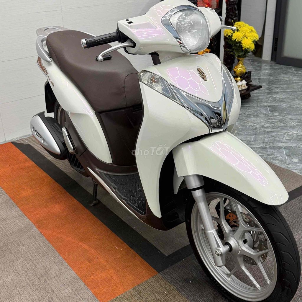 SH MODE TRẮNG ÁNH TÍM BSTP KHOÁ SMK CHÍNH CHỦ. Mua bán Xe máy tại Quận Bình Tân Tp Hồ Chí Minh được đăng bởi Hữu Trọng hình 5