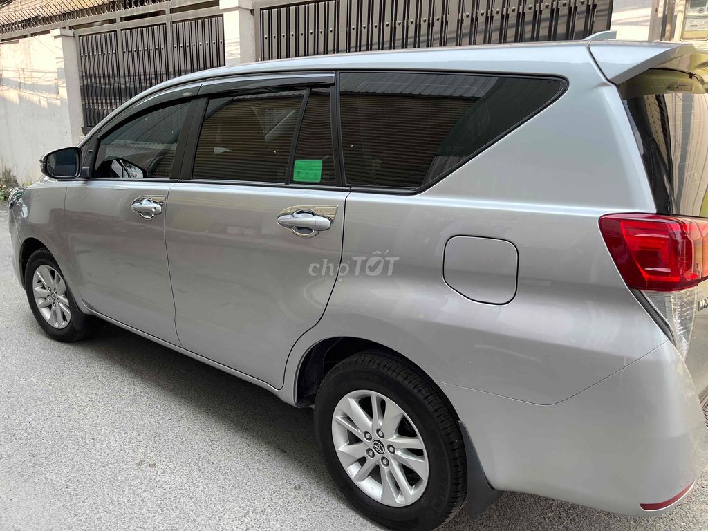 Toyota Innova 2019 2.0E - 98000 km