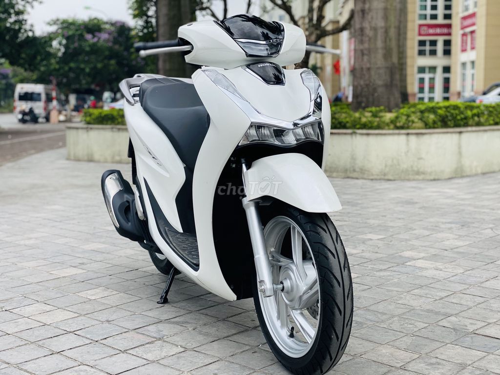 Honda SH 350i 2021 trên đường về Việt Nam giá giật mình