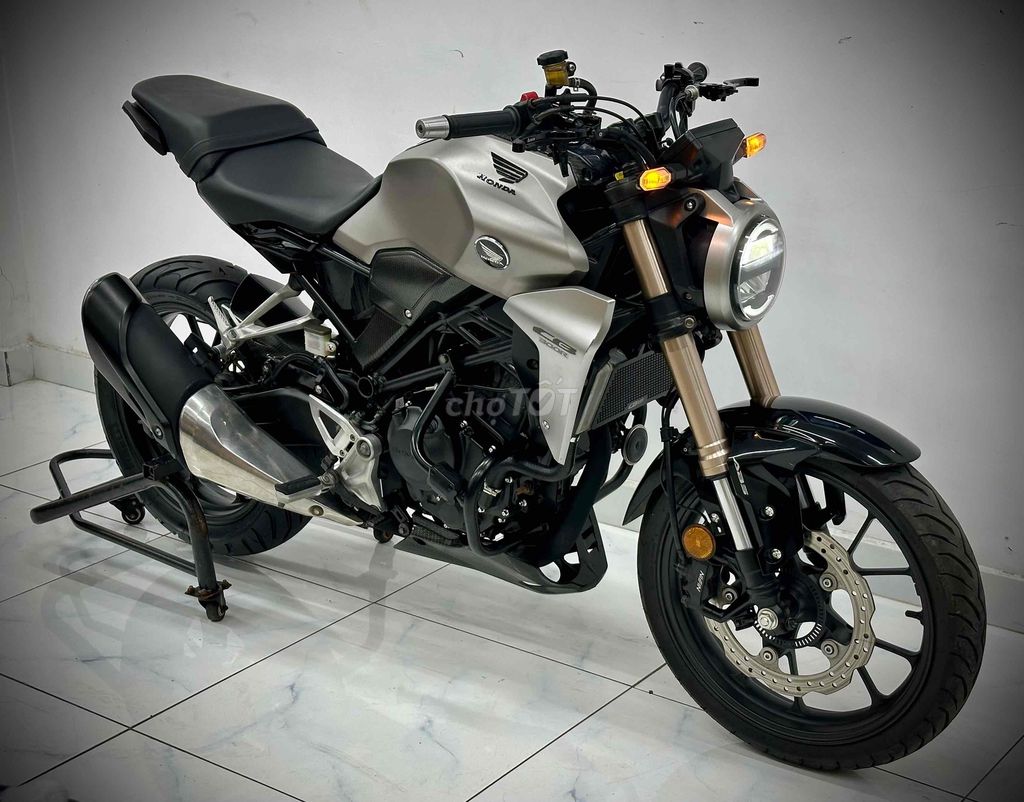 HONDA CB300R DATE 2019. Mua bán Xe máy tại Quận Gò Vấp Tp Hồ Chí Minh được đăng bởi Trần Trọng Thuận hình 2
