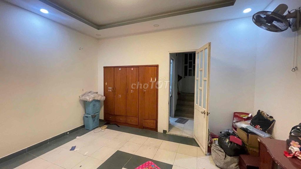 Дом 5x14 м в Бинь Фу 1, район 6