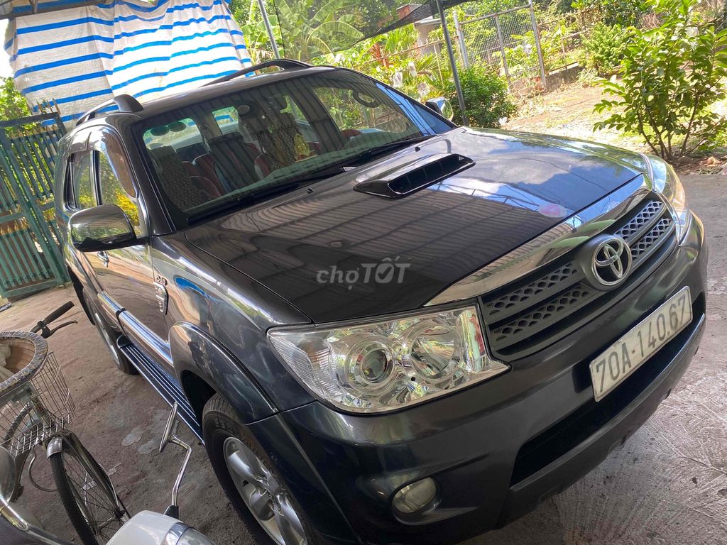 Toyota Fortuner 2010 2.5G xe gia đình không taxi