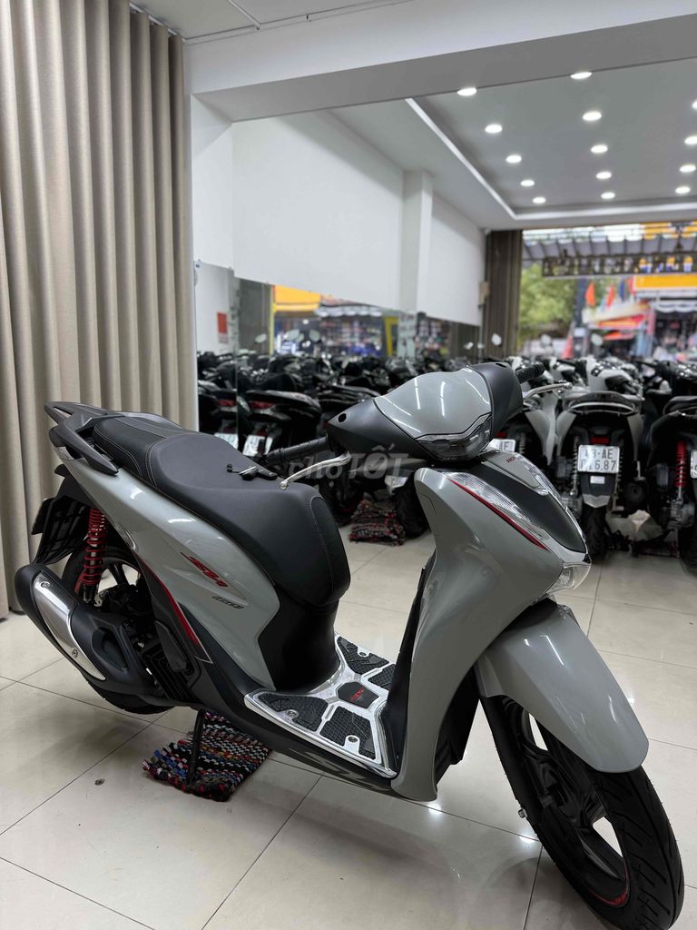 SH 160ABS cực đẹp chạy lướt vài ngàn km. Mua bán Xe máy tại Quận Thanh Khê Đà Nẵng được đăng bởi THẾ MẪN CHUYÊN XE LƯỚT CÓ BÁN TRẢ GÓP  hình 3