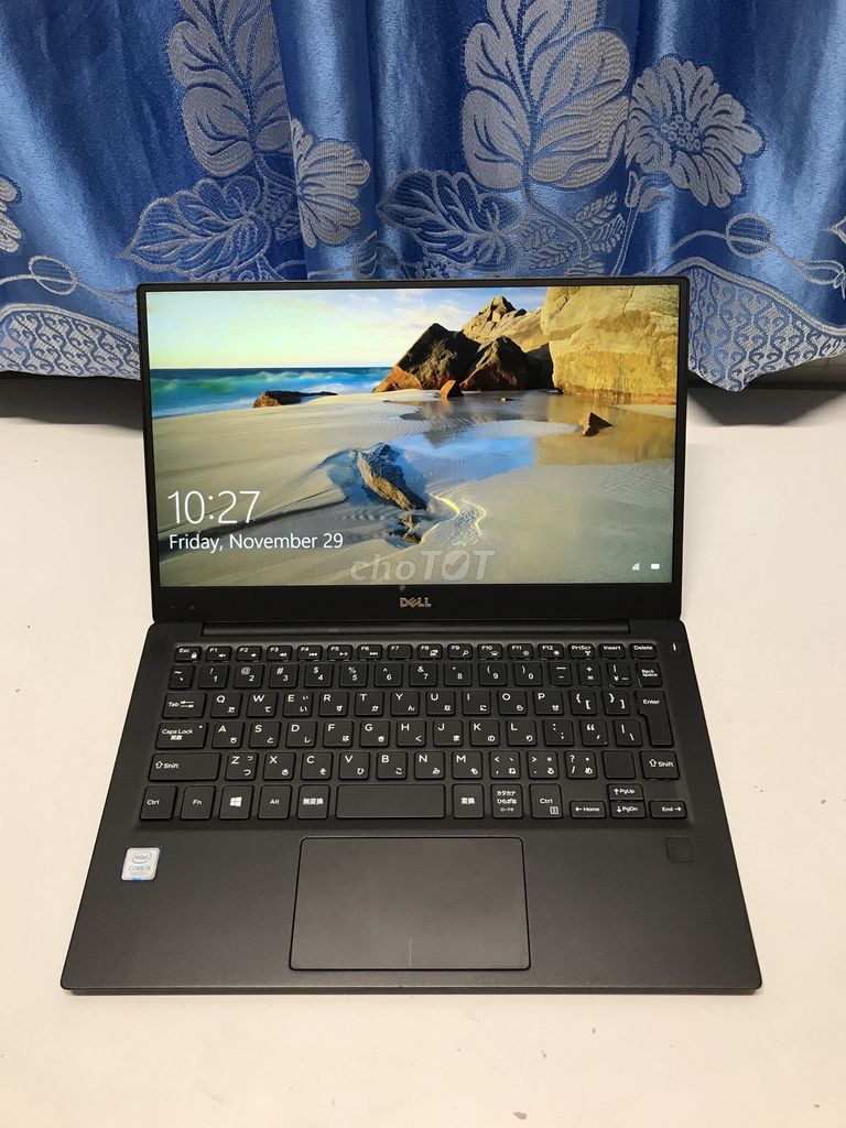 Dell XPS 9360 i5-7200/8G/SSD 256G 13.3" FHD 1.2Kg