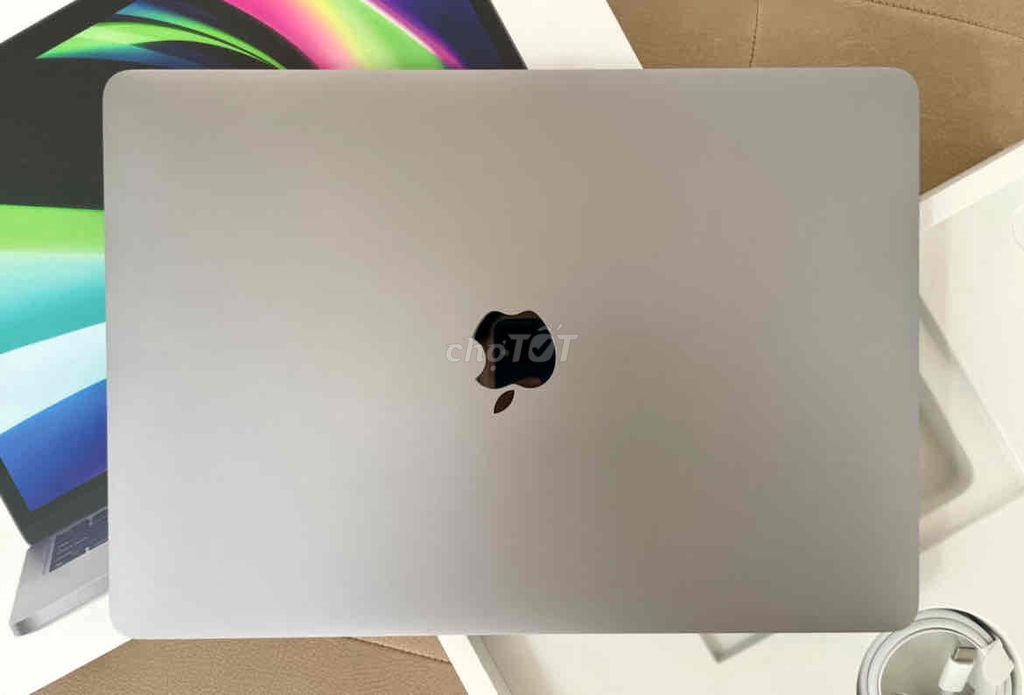 Macbook Pro M2/8/256 VN Fullbox sạc 18L Pin 100%