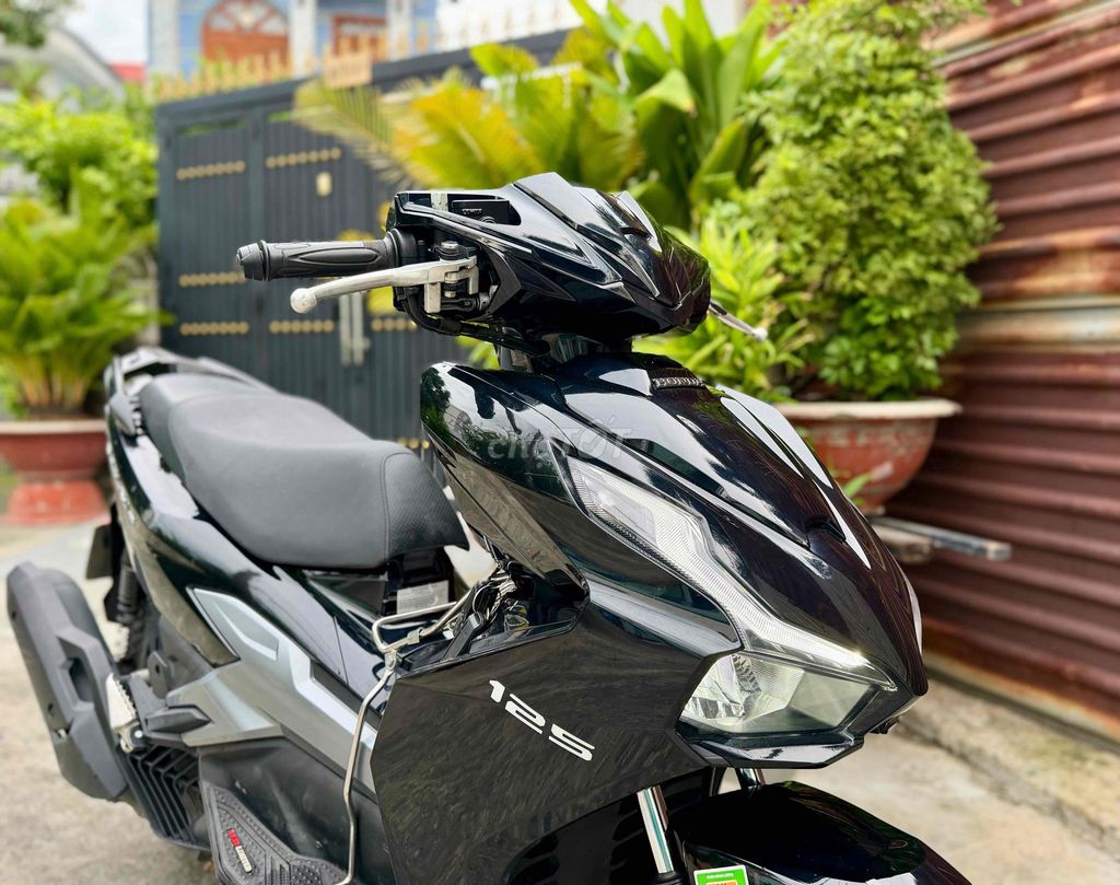Honda Air Blade 125 2025 чёрный 8.000 км
